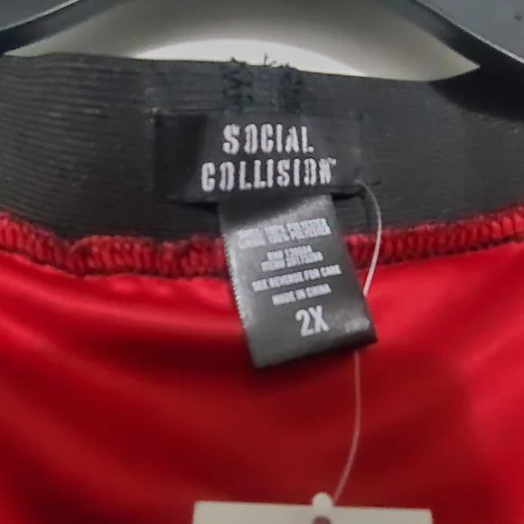 Black and Red Mini Bubble Skirt with Ruffled Tiers - Picture 2 of 4